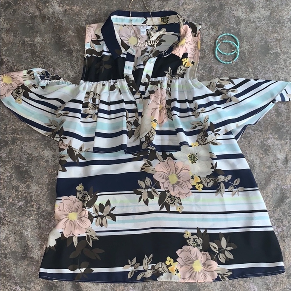 GUESS Sleeveless Collar Button Ruffle Sleeves Top